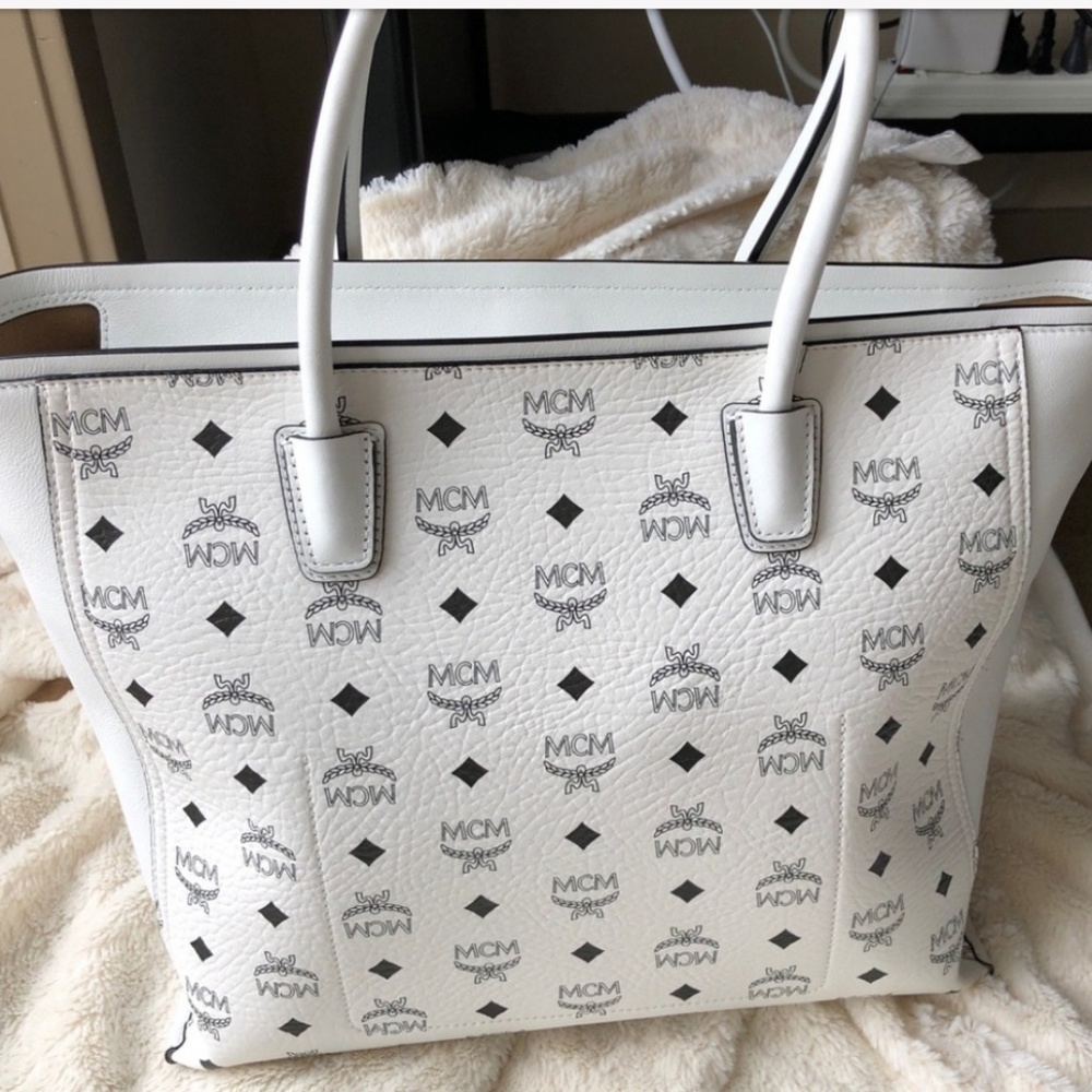COPY - Handbag - Picture 2 of 4